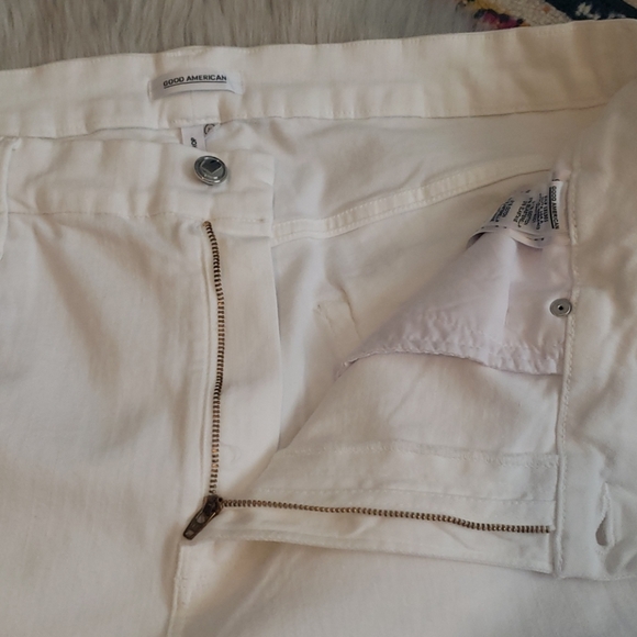 SALE!! Good American Good Legs Crop NWOT!! - Picture 10 of 14